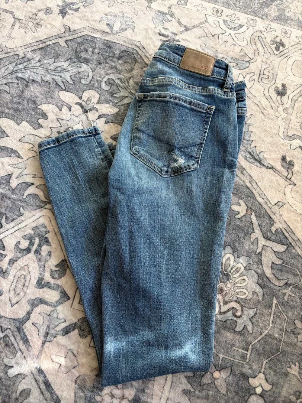 BKE Distressed Light Blue Women's Skinny Jeans - Picture 2 of 3